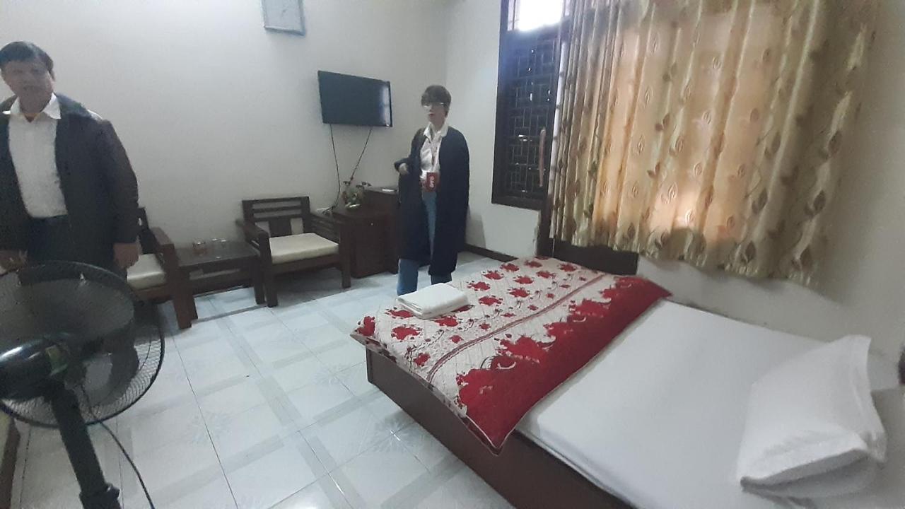 Oyo 681 Hoang Lan Guesthouse Hanoi Exterior foto